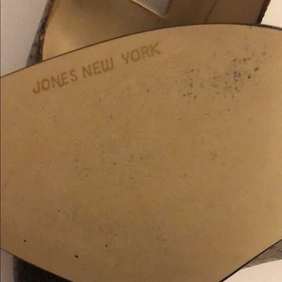 Jones New York shoes. Snake skin color brown 7 1/2 - Picture 5 of 6